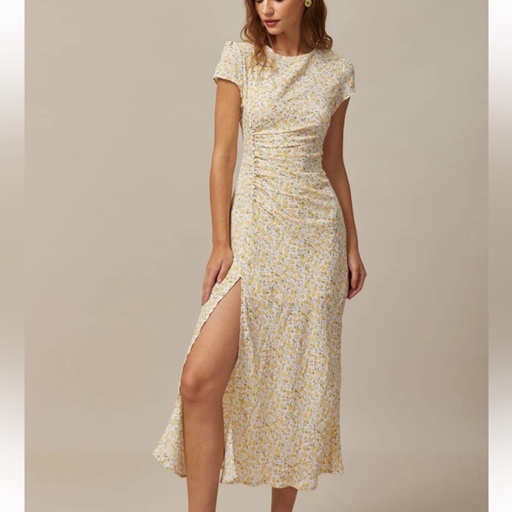 Rihoas Yellow Round Neck Floral Midi Dress